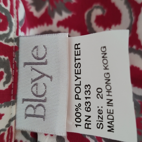 Bleyle top with belt & shoulder pads - Picture 2 of 11